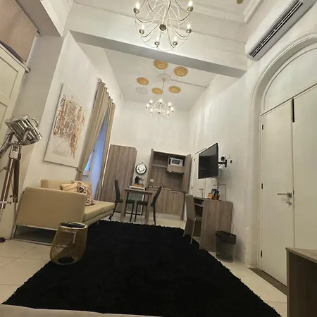 Ground Floor With Jacuzzi 0 *