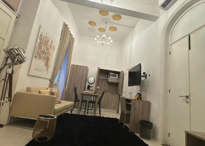 Ground Floor With Jacuzzi 0 *